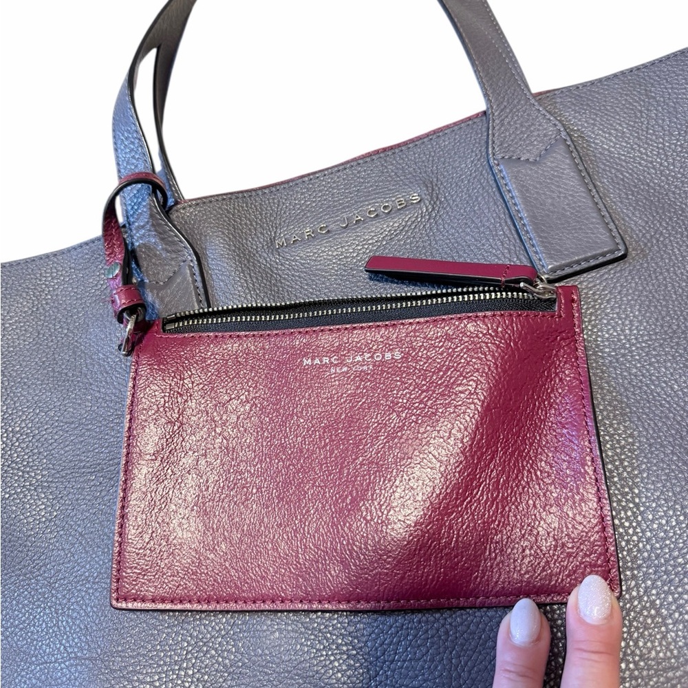 💚Marc Jacobs Elegant Gray Leather Tote Bag. EUC - Picture 8 of 8